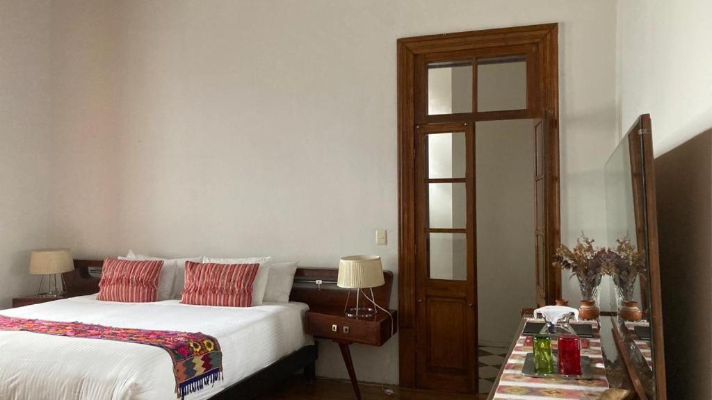 El Patio 77 B&B เม็กซิโกซิตี้ ภายนอก รูปภาพ